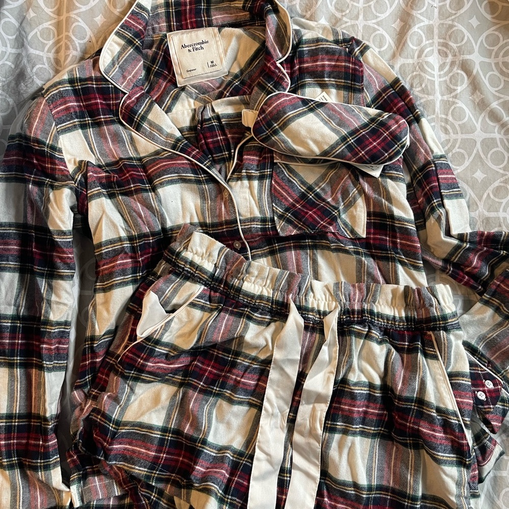 Abercrombie & Fitch Multicolor Plaid Pajama Set